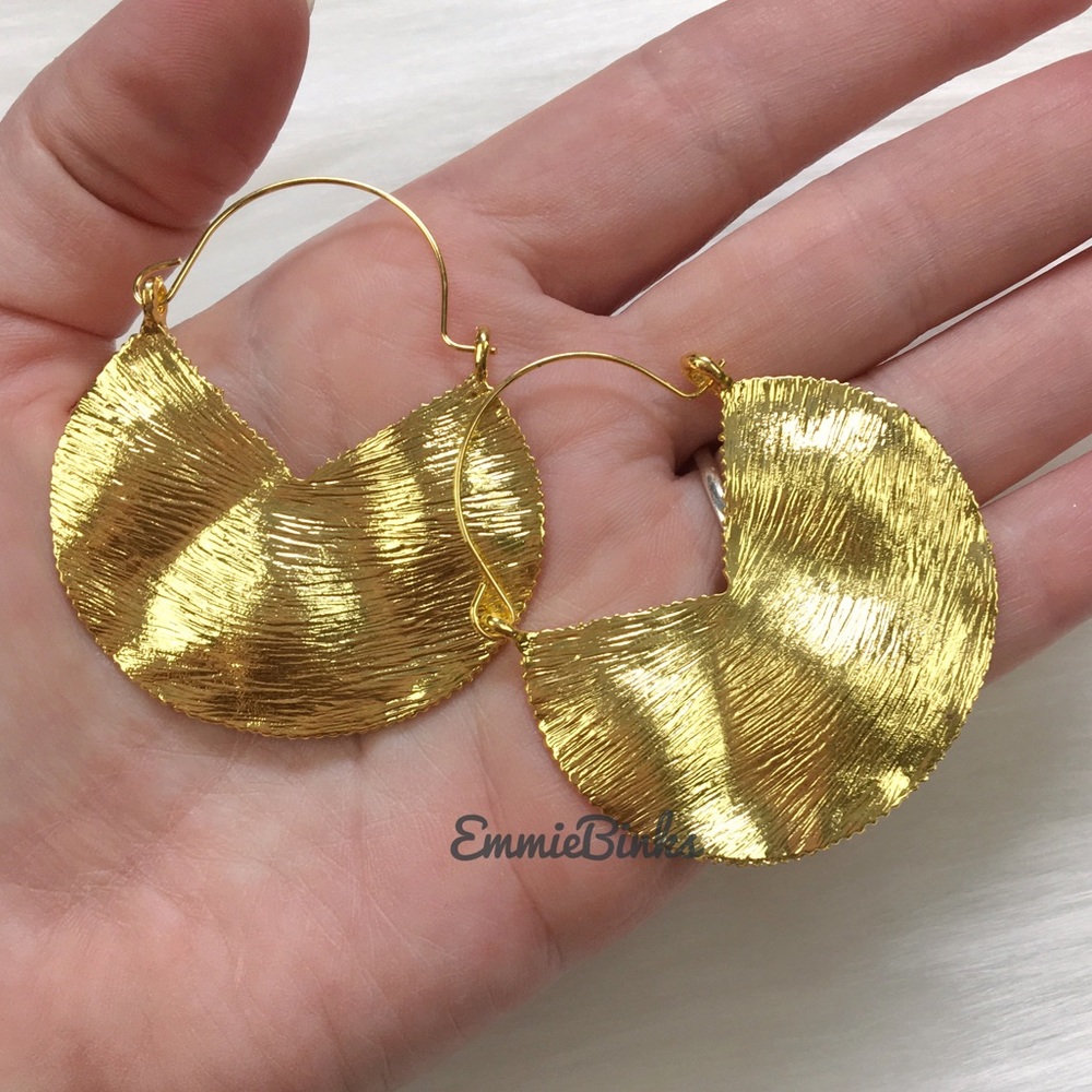 ✨3for$38  New Zara Textured Semicircle Hoop Earrings - Picture 3 of 16